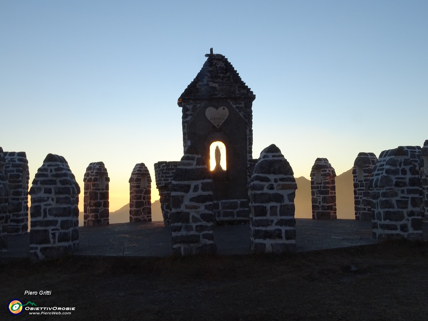 50 Tempietto dedicato alla Madonna.JPG